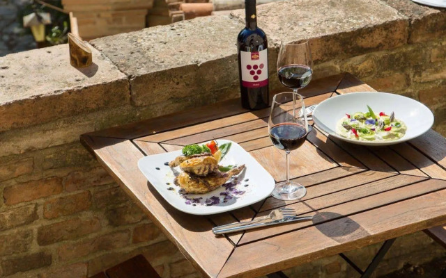 Palazzo Viviani Castello di Montegridolfo