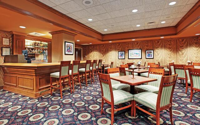 Holiday Inn University of Memphis All Suite by IHG