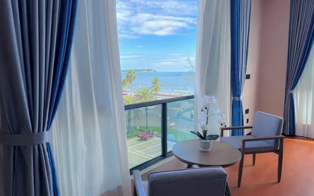 Donghu Resort Hotel