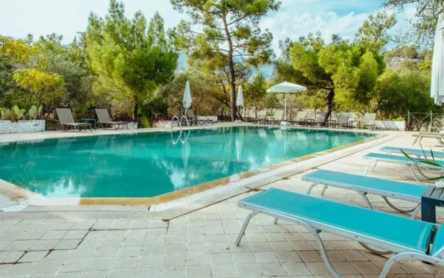 Eski Yeni Tatil Evi