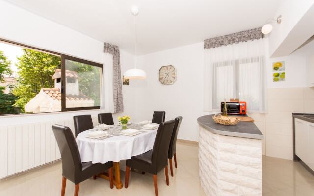 House Ruzmarin