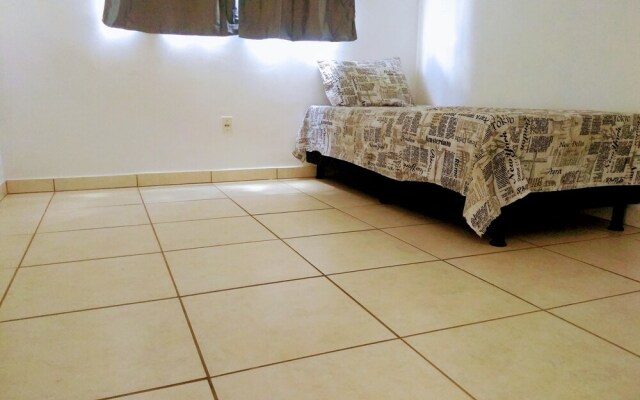 Completo a 5 min do Parque do Povo