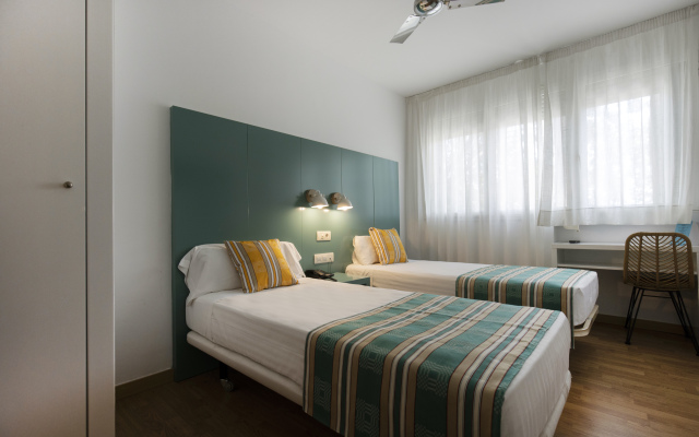 Yomo Hostal BCN Port