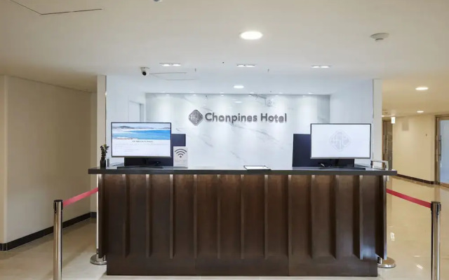 Sokcho Chonpines Beach Hotel