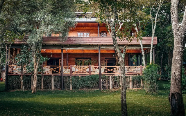 Hemingways Eden Residence