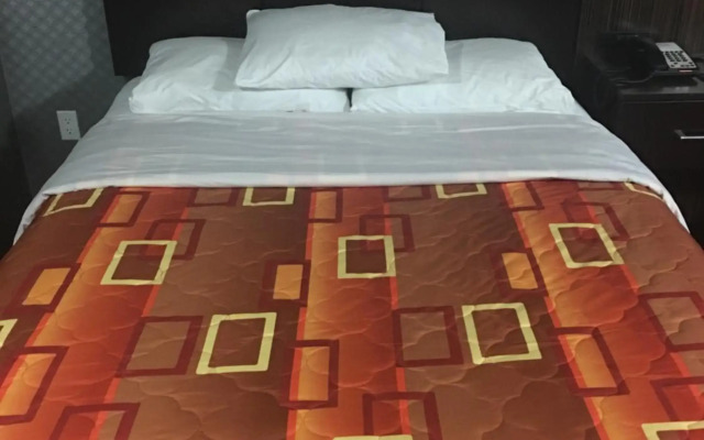Red Carpet Inn Elmwood Park