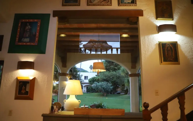 Casa Bugambilia