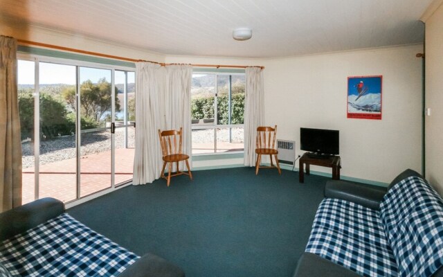 Tennerhof - Large Waterfront Home