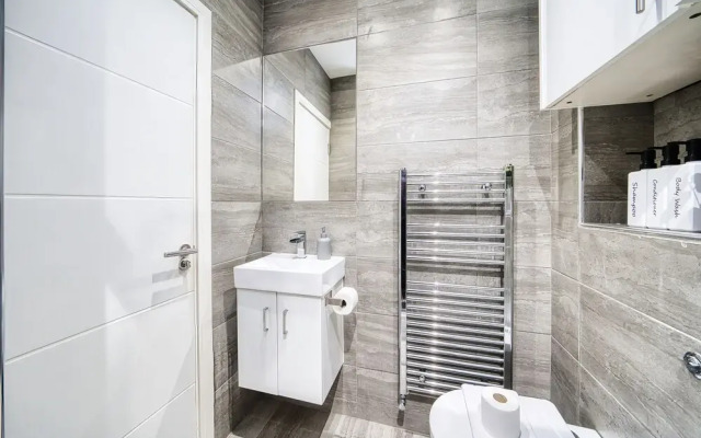 Spacious 1 Bedroom Near Hospital