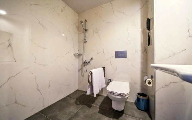 Premier Nergis Beach