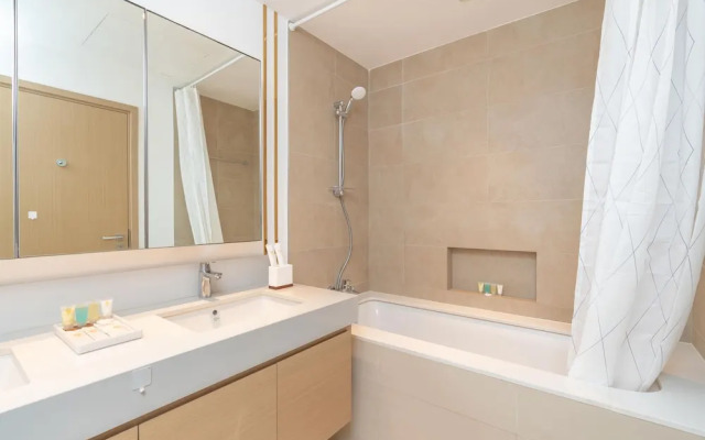 GLOBALSTAY. Creek Horizon Tower 2