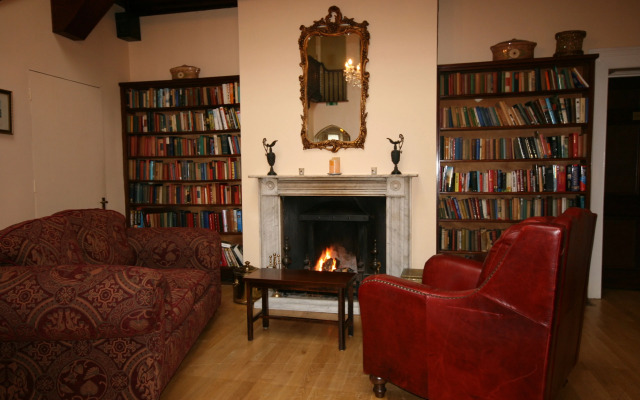 Tyrrells Ford Country Inn  Hotel