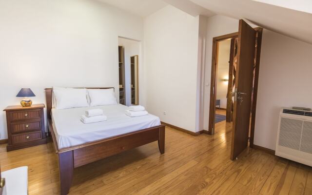 Santa Justa Elevator by Rentestate