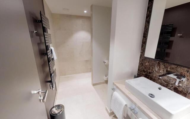 White Pearl Apartment 1.04