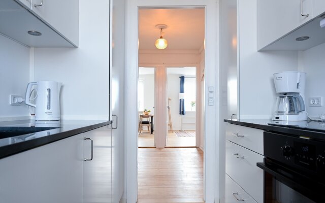 Modern 2-bedroom Apartment in the Family-friendly Suburbs of Copenhagen
