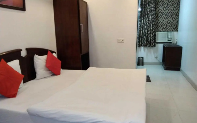 Oyo 92325 Hotel Diamond Inn