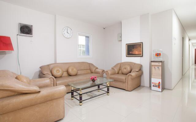 RedDoorz near Pasar Turi Station