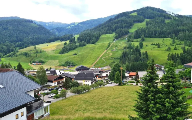 Wonderful Apartment With Views of the Slopes
