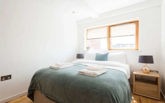 Platinum Apartment next to London Bridge 9995