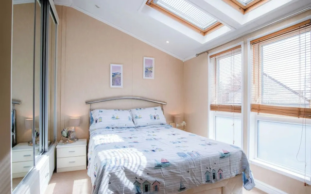 Manor 5 Lodge - 2 Bedroom Lodge - Pendine