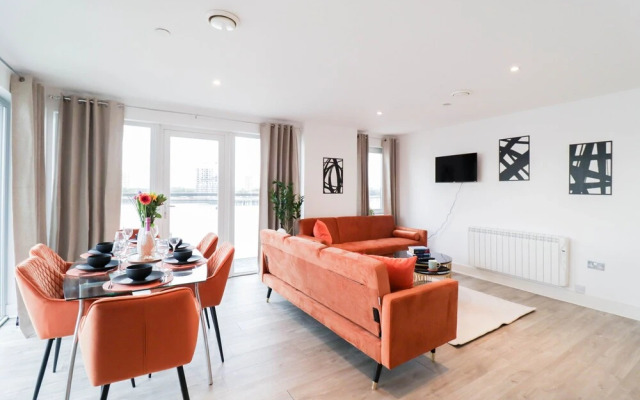 Stunning Riverside Apartment