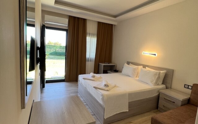 Life Point Boutique Hotel