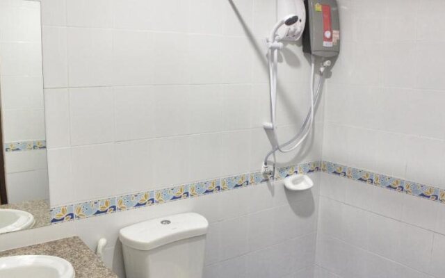 Ananas Phuket Central Hostel - Adults Only