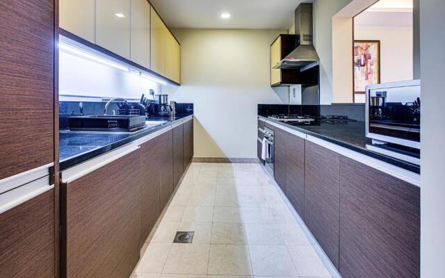 TAJ 5* Palm Jumeirah apartment with beach access