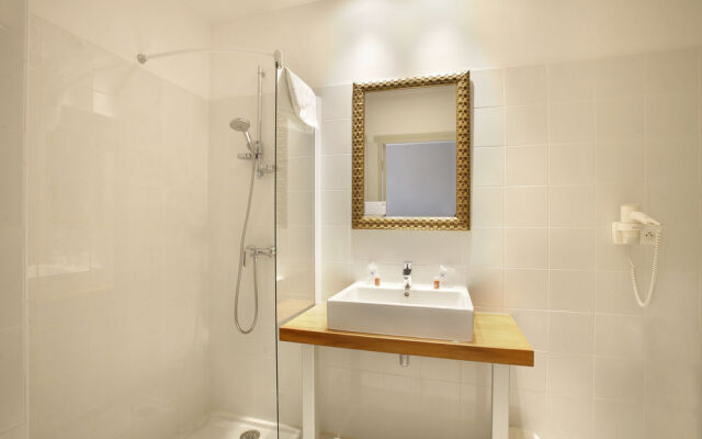 Inter-hotel Le Grillon Dor