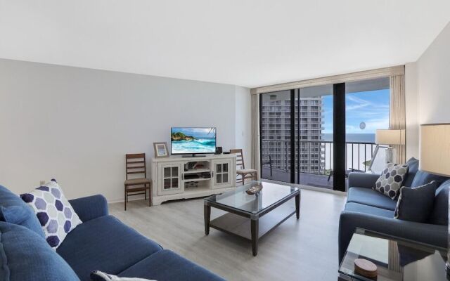 Beachfront Condo With Pool and Balcony Facing Beach