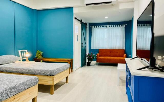 Grasshopper Bed and Cafe