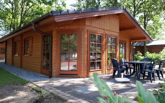 Wooden Chalet 30 km From Maastricht