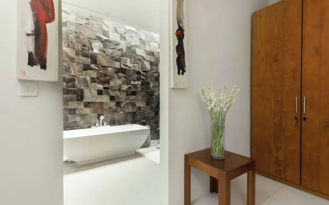 Stunning 2 Br Pool Villa With Rooftop In Seminyak