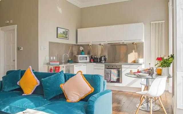 Stylish Grade II Apartment - The London