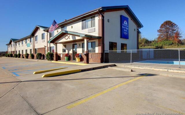 Americas Best Value Inn and Suites Cassville/Roaring River