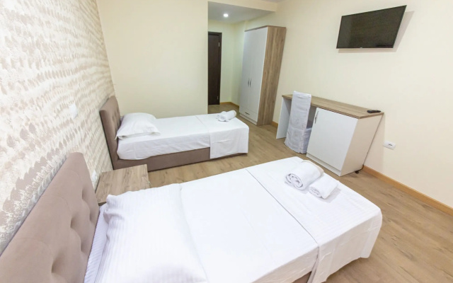Esal Hotel
