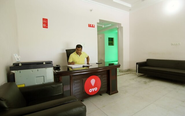 OYO 9008 Hotel JMD Inn