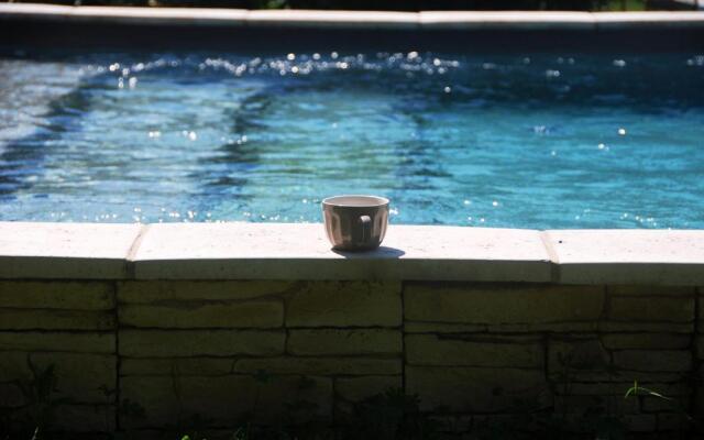 Les Volets Bleus Provence