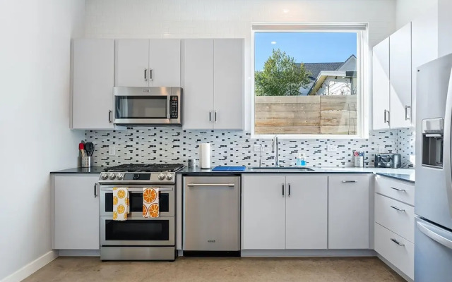 Trendy 3 Bedroom in South Austin!