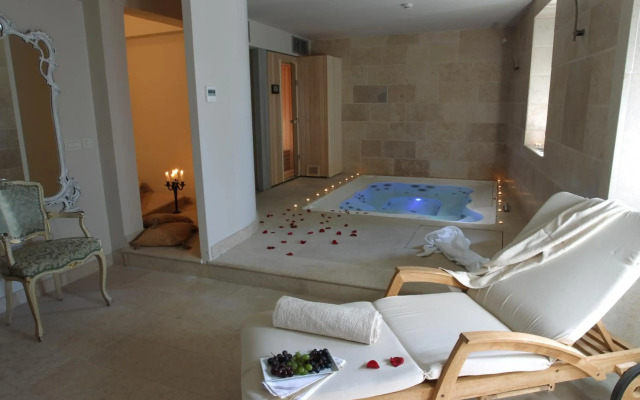 Vela Vrata Hotel