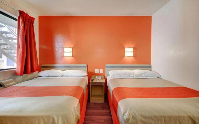 Motel 6 Southington, CT - Hartford