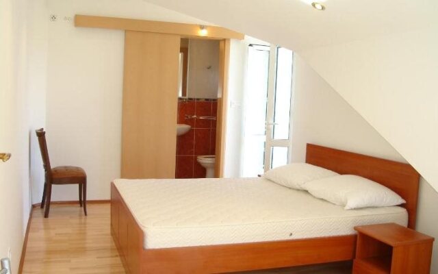 Apartments & Rooms Villa Lucija