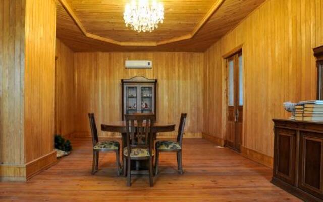 Fatkashi House