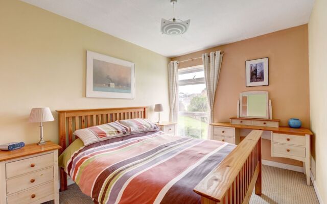 Peaceful Holiday Home in Saundersfoot With Balcony