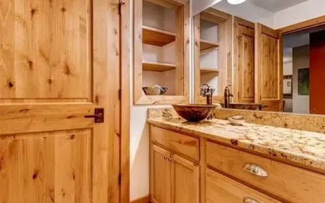 Ski Hill by Pinnacle Lodging
