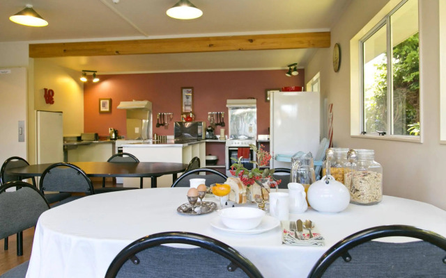 Howards Mountain Lodge