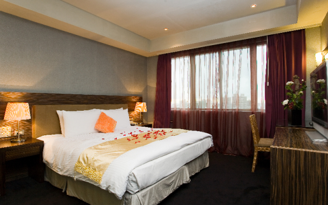 Hold Me Hotel  Zhongzheng