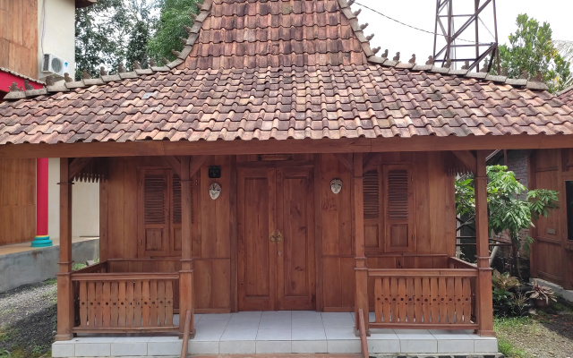 Omah Joglo Sukorejo Redpartner — 2-star hotel in Kendal