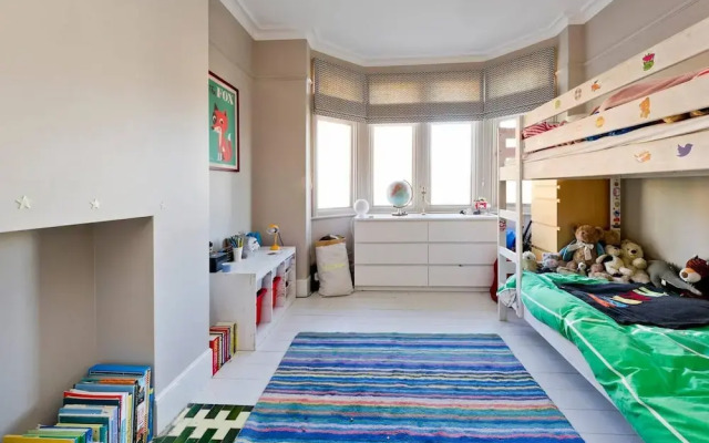 Long Stay Discounts - Modern Bright 5-bed Acton