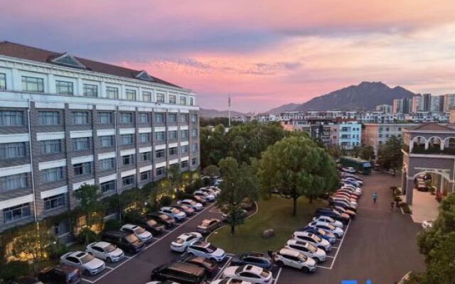 Qingyang Xifeng Hotel